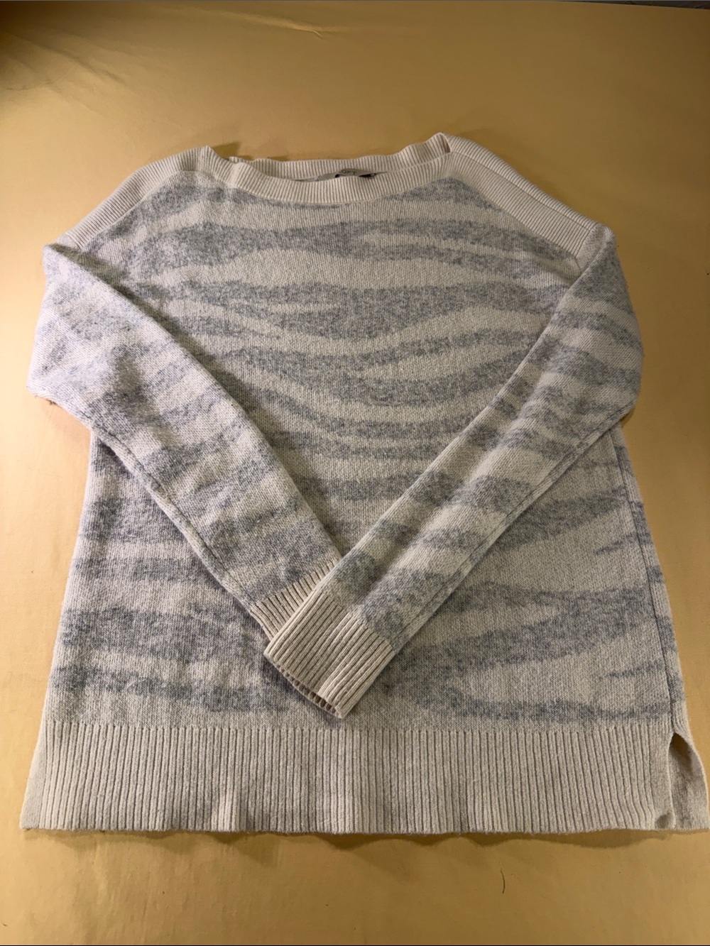 Loft women’s sweater size small